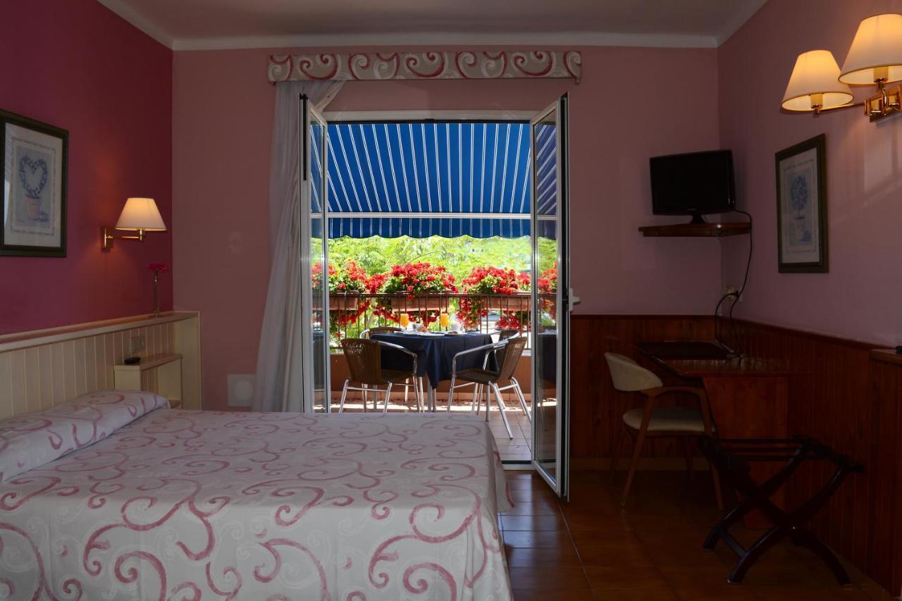 ホテル Casa Feliu サンタ・スサナ エクステリア 写真